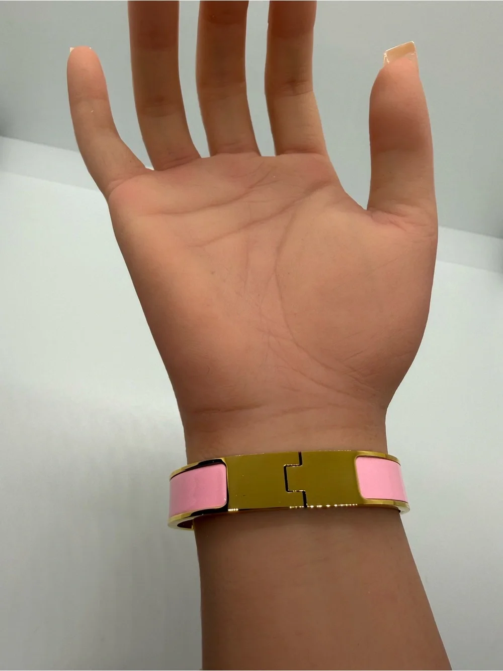 HERMÊS Clic H Bracelet - Picture 8 of 12